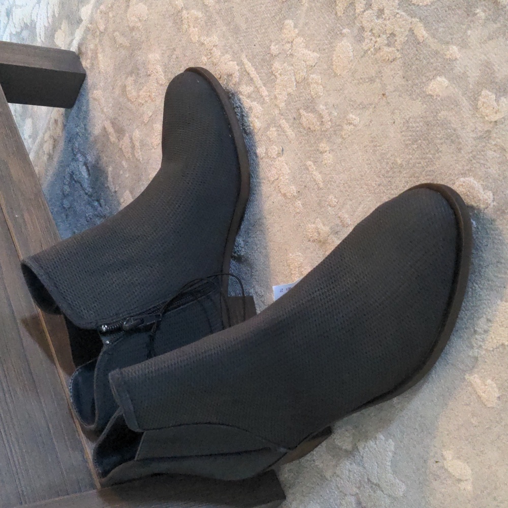 Kensie Dark Grey Booties Size 10 NEW